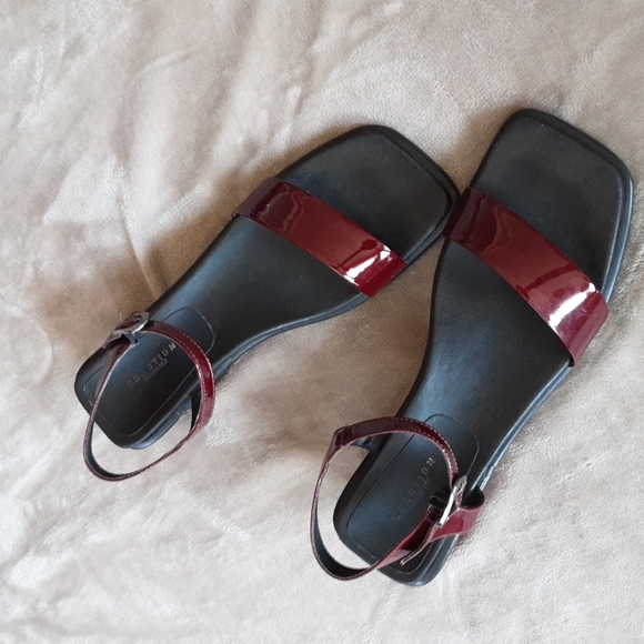 Reaction by Kenneth Cole Vintage Square Toe Wedge Sandals 90s 9.5  Maroon Patent - Picture 3 of 8